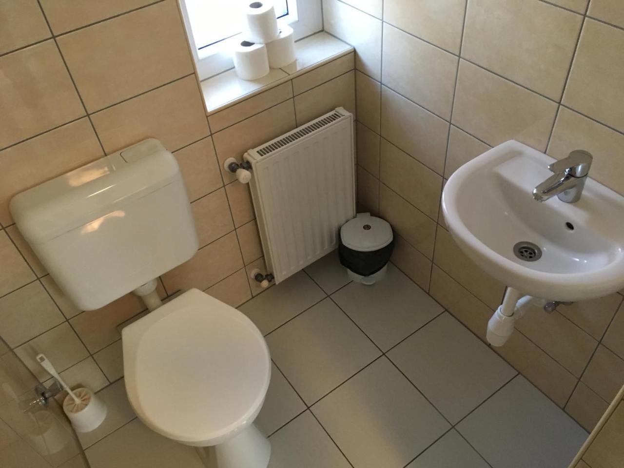 Mary Apartmanhaz ヘーヴィーズ エクステリア 写真