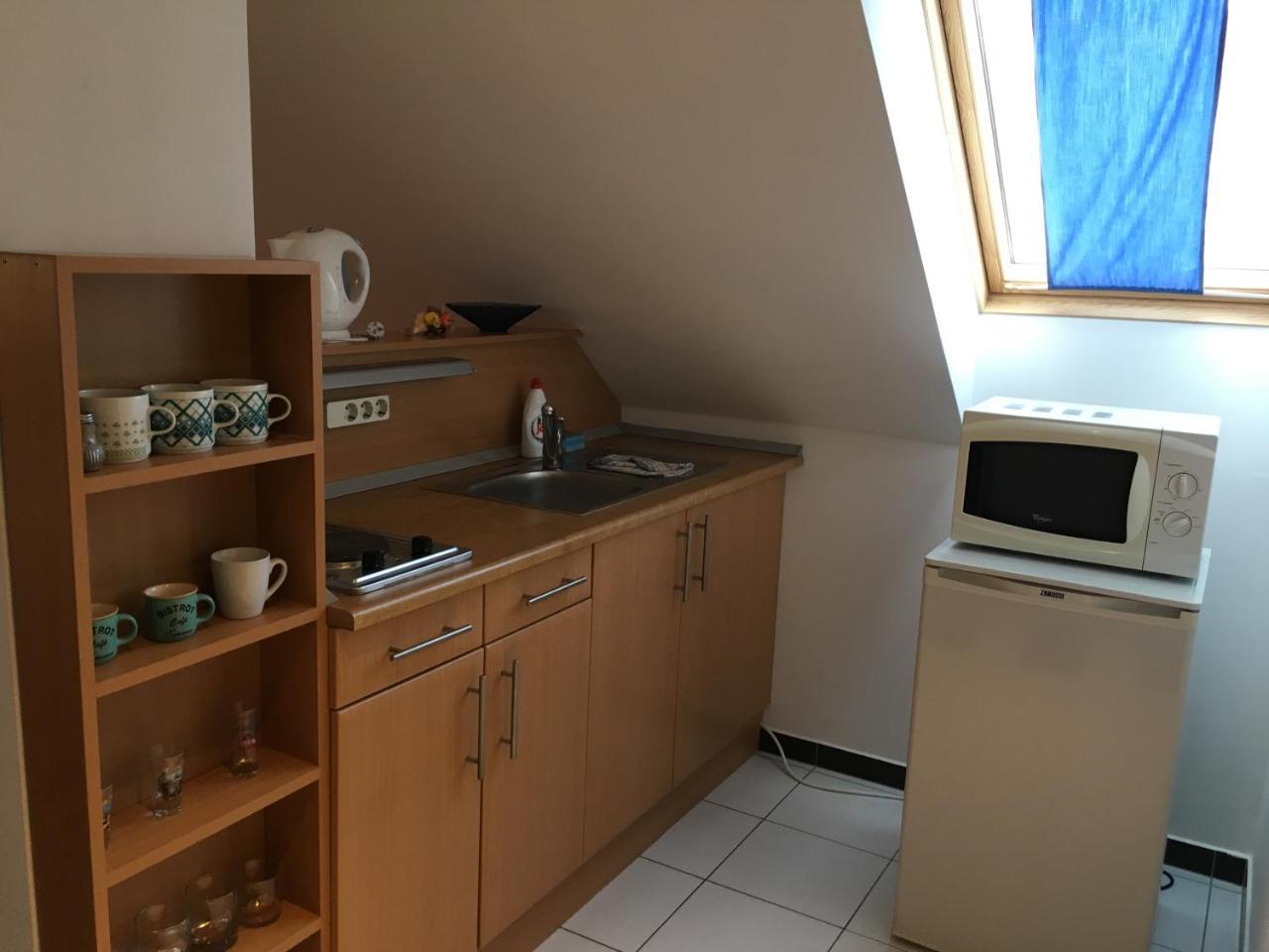 Mary Apartmanhaz ヘーヴィーズ エクステリア 写真