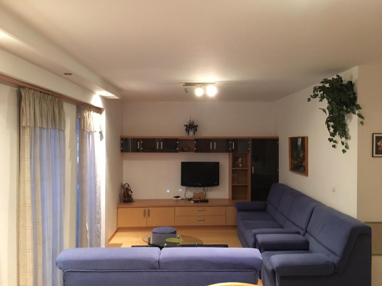 Mary Apartmanhaz ヘーヴィーズ エクステリア 写真