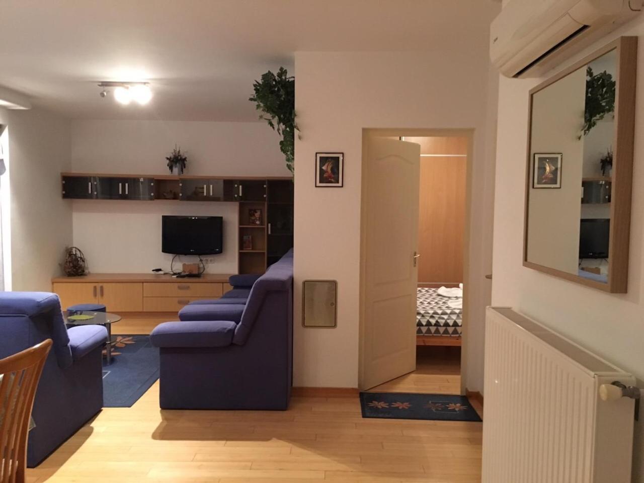 Mary Apartmanhaz ヘーヴィーズ エクステリア 写真