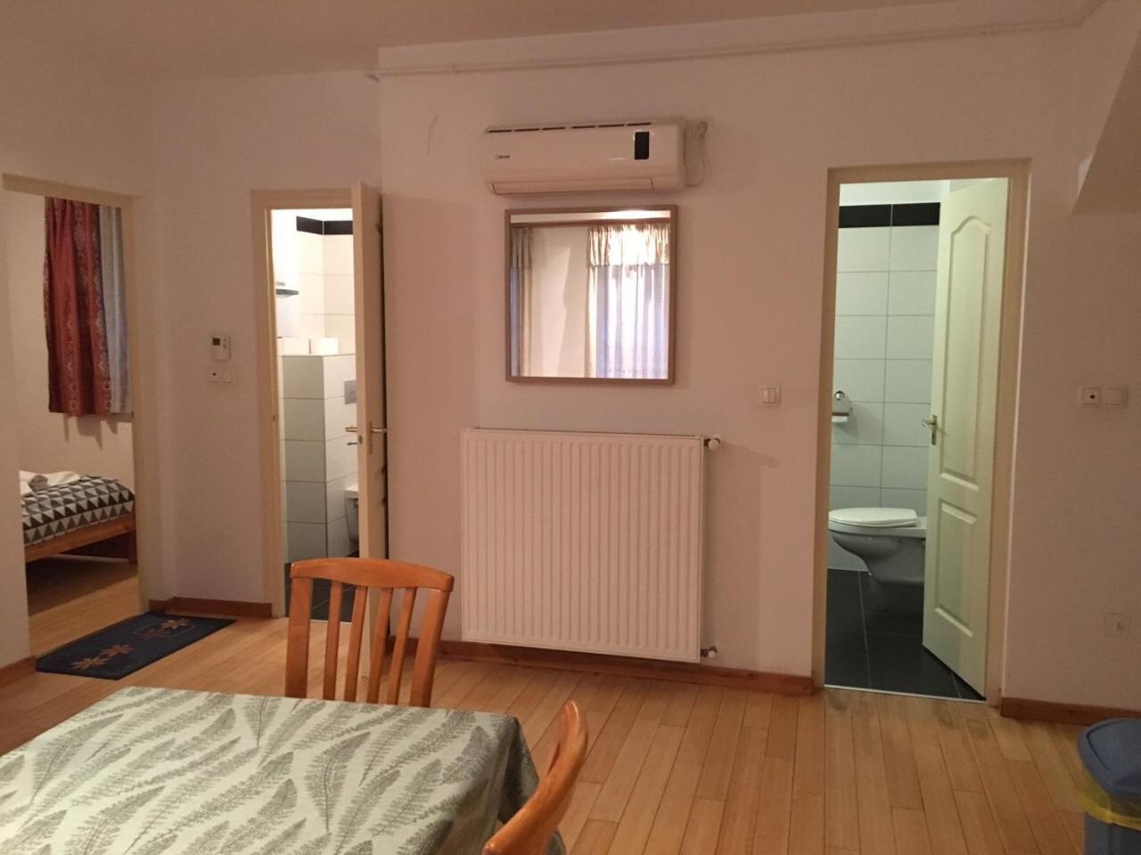 Mary Apartmanhaz ヘーヴィーズ エクステリア 写真