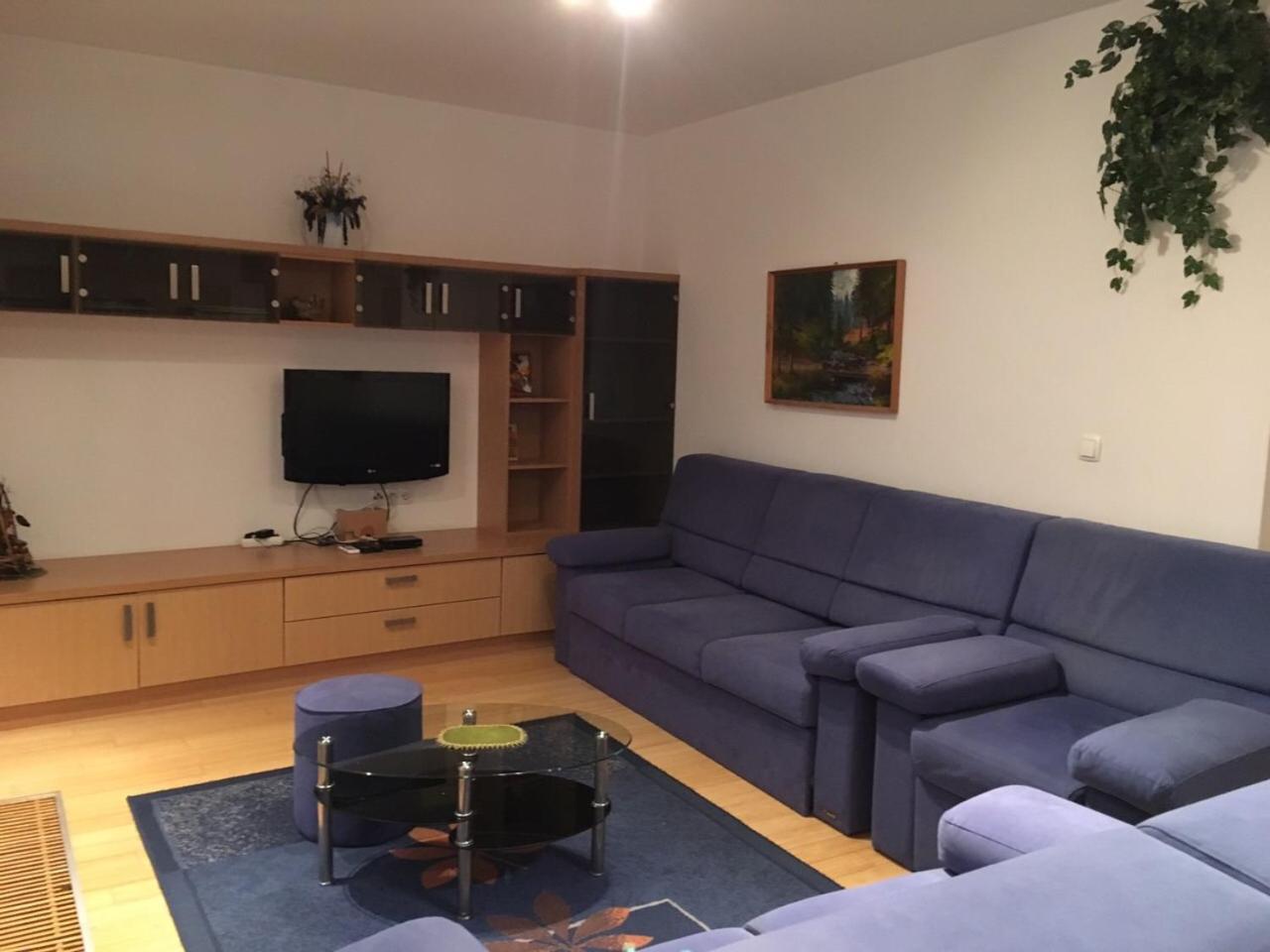 Mary Apartmanhaz ヘーヴィーズ エクステリア 写真