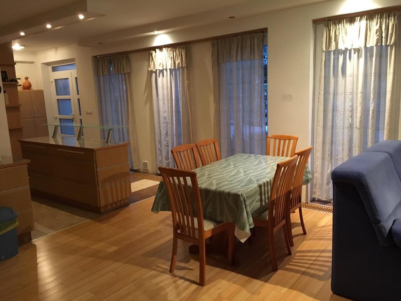 Mary Apartmanhaz ヘーヴィーズ エクステリア 写真